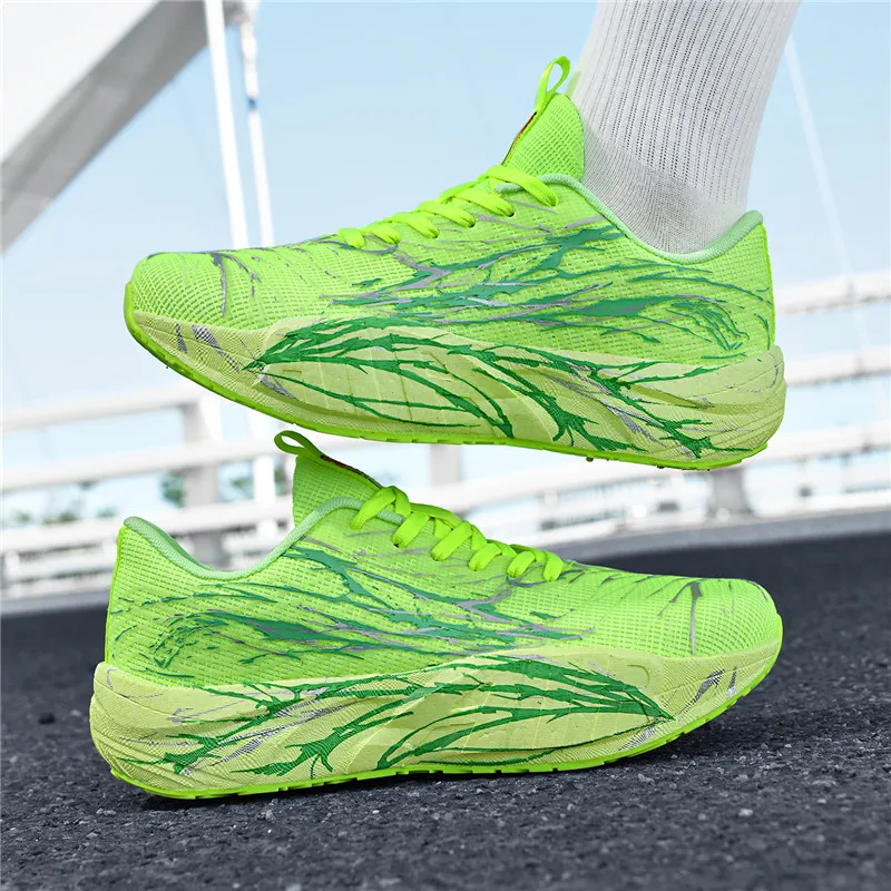 Men'S Shoes Green And White - Sepatu Lari Olahraga Pria Terbaru 2026,